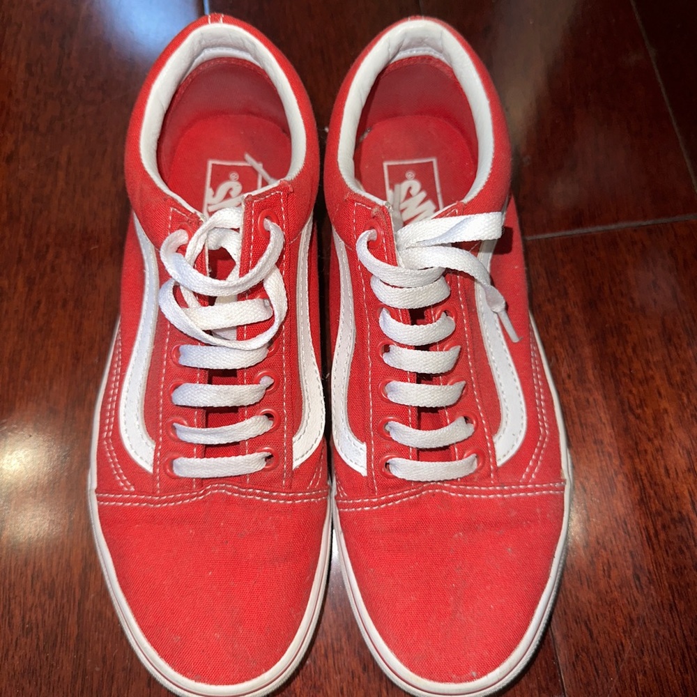 Vans Old Skool Shoes, Size US Men’s 7/US Women’s 8.5.  Like new